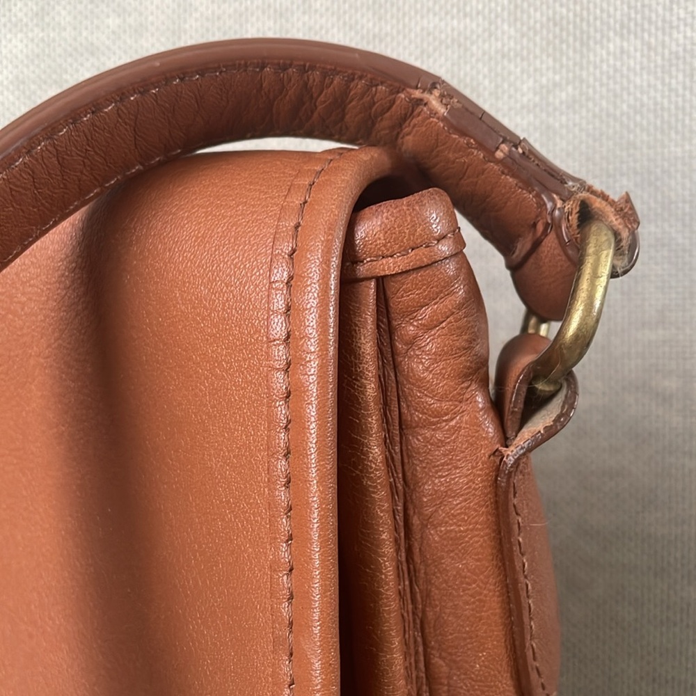 Coach Women's Vintage 9790 City Bag Leather Crossbody Bag! - Picture 17 of 17
